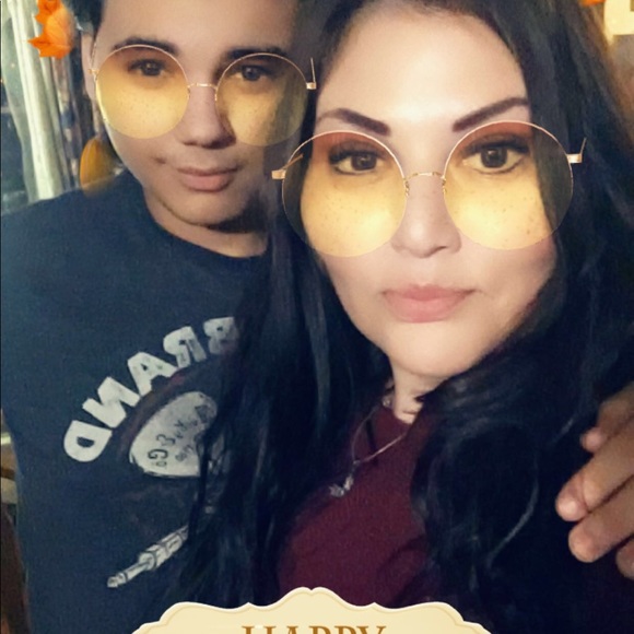 Meet your Posher, Ari - Picture 7 of 8